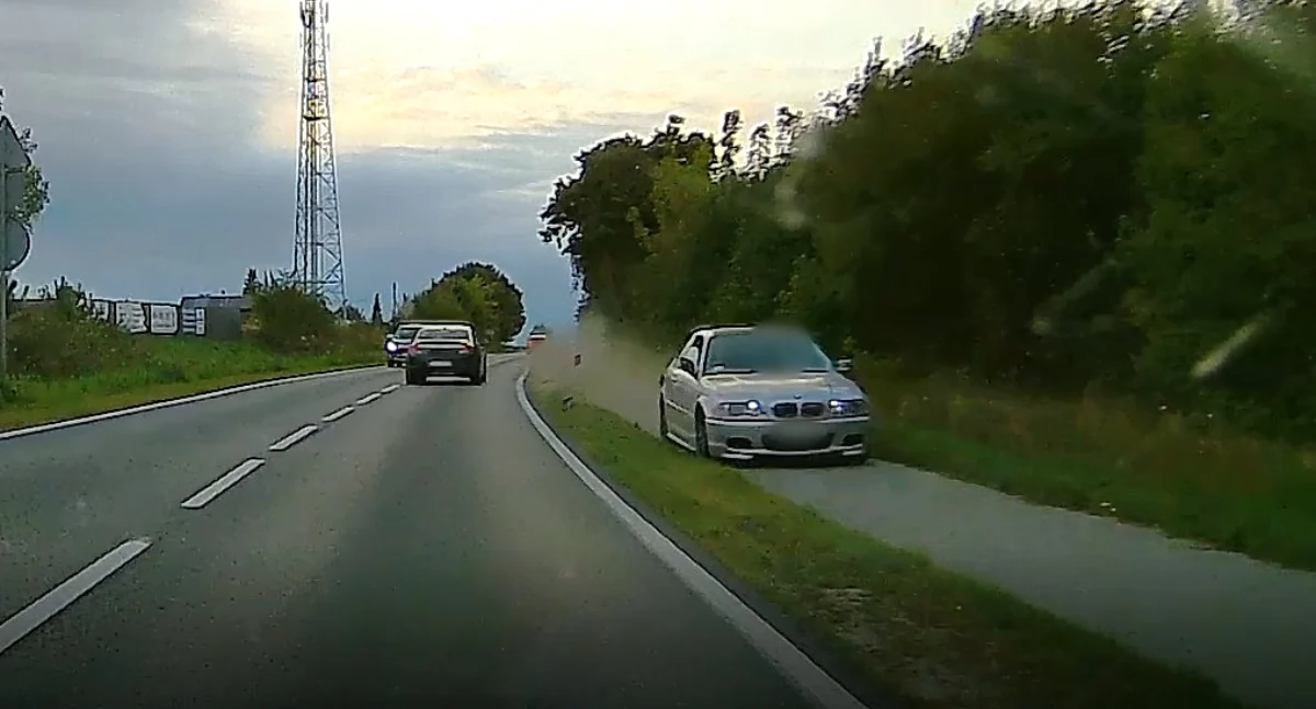 BMW na ścieżce rowerowej! 21-latkowi grozi 30 tysięcy zł kary