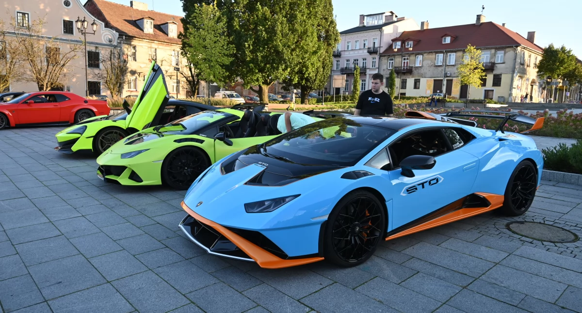 Lamborghini, Ferrari i McLaren na Starym Rynku we Włocławku