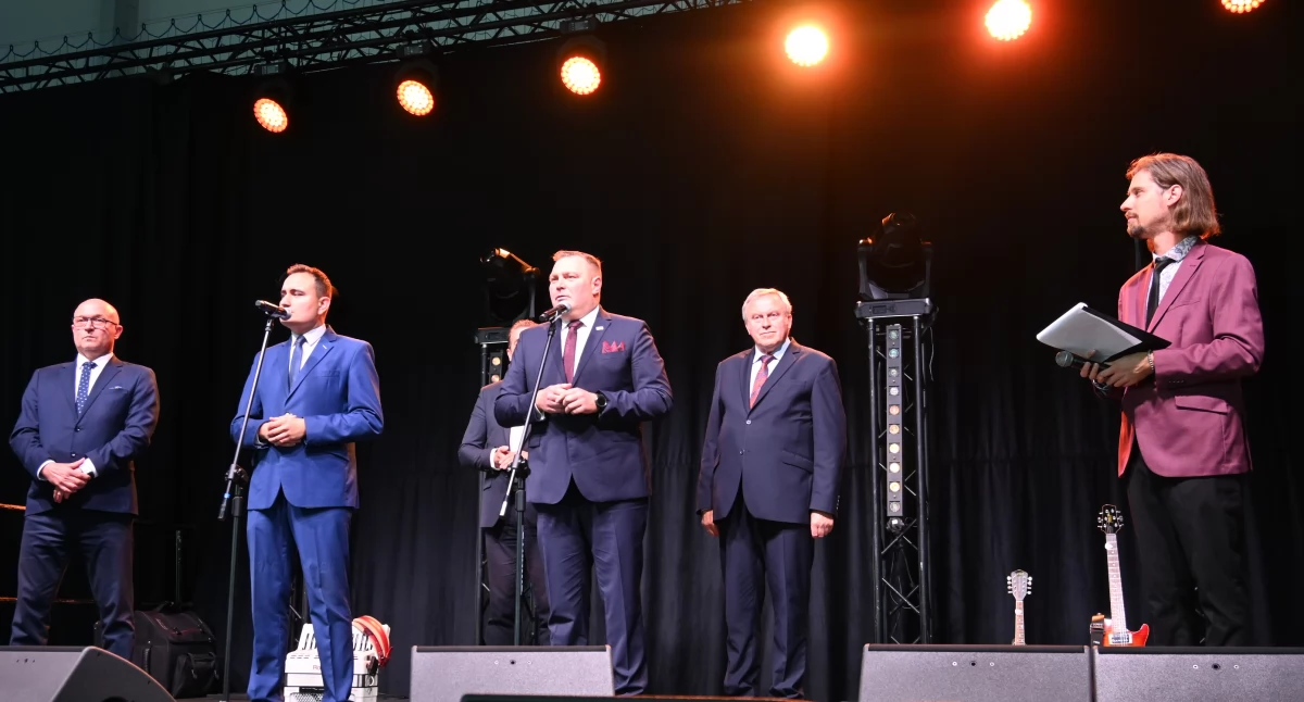 I Powiatowy Dzień Seniora w Chodczu – wielkie święto dla mieszkańców [ZDJĘCIA]