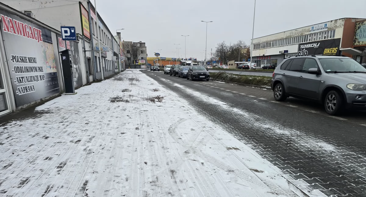 Zima znów zaskoczyła? Chodniki we Włocławku naprawdę śliskie