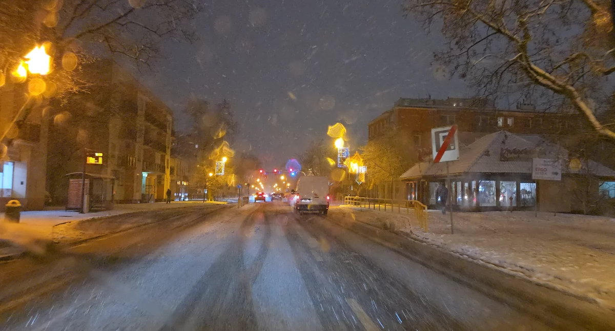 Zimowa pułapka we Włocławku! IMGW ostrzega: Czeka nas marznący deszcz, który spowoduje gołoledź
