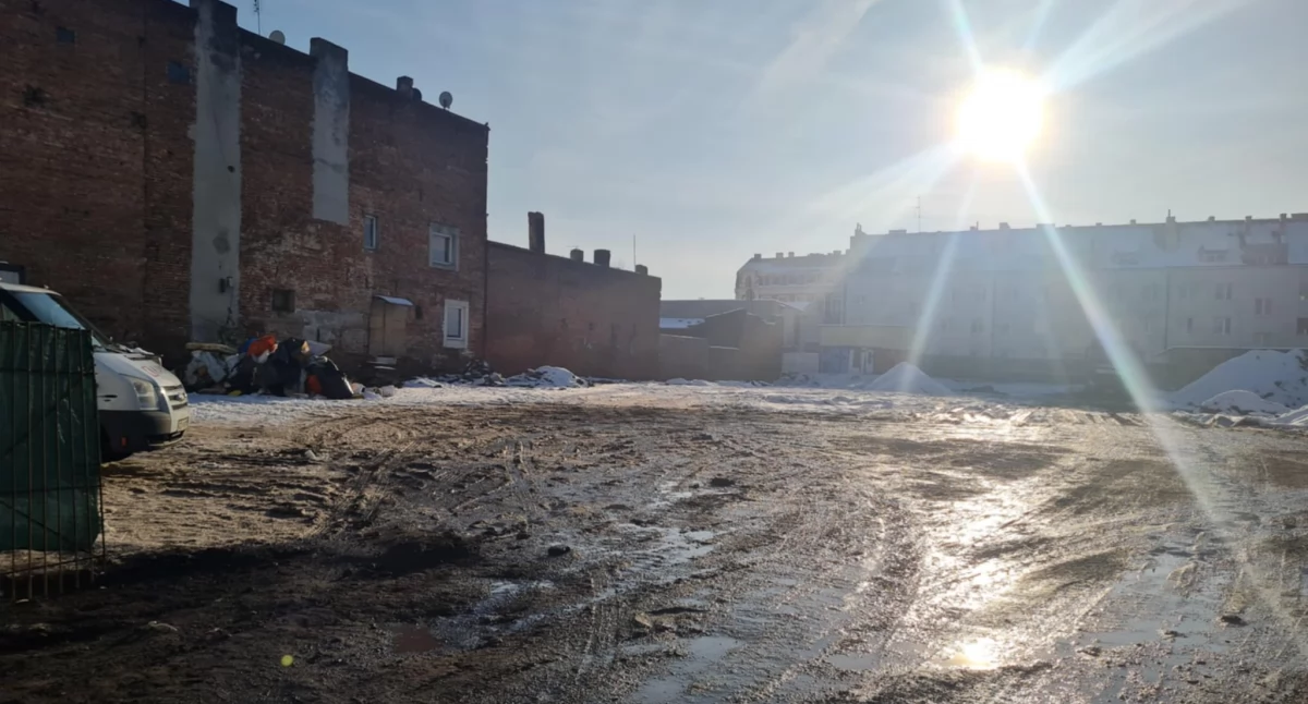 Budowa na Cygance ruszyła. Mieszkańcy i interesanci Starostwa pytają: Gdzie teraz parkować?