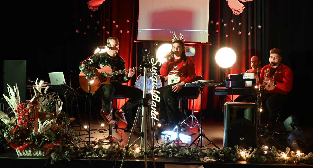 Koncert świąteczny w Centrum Integracji Wiejskiej w Smólniku