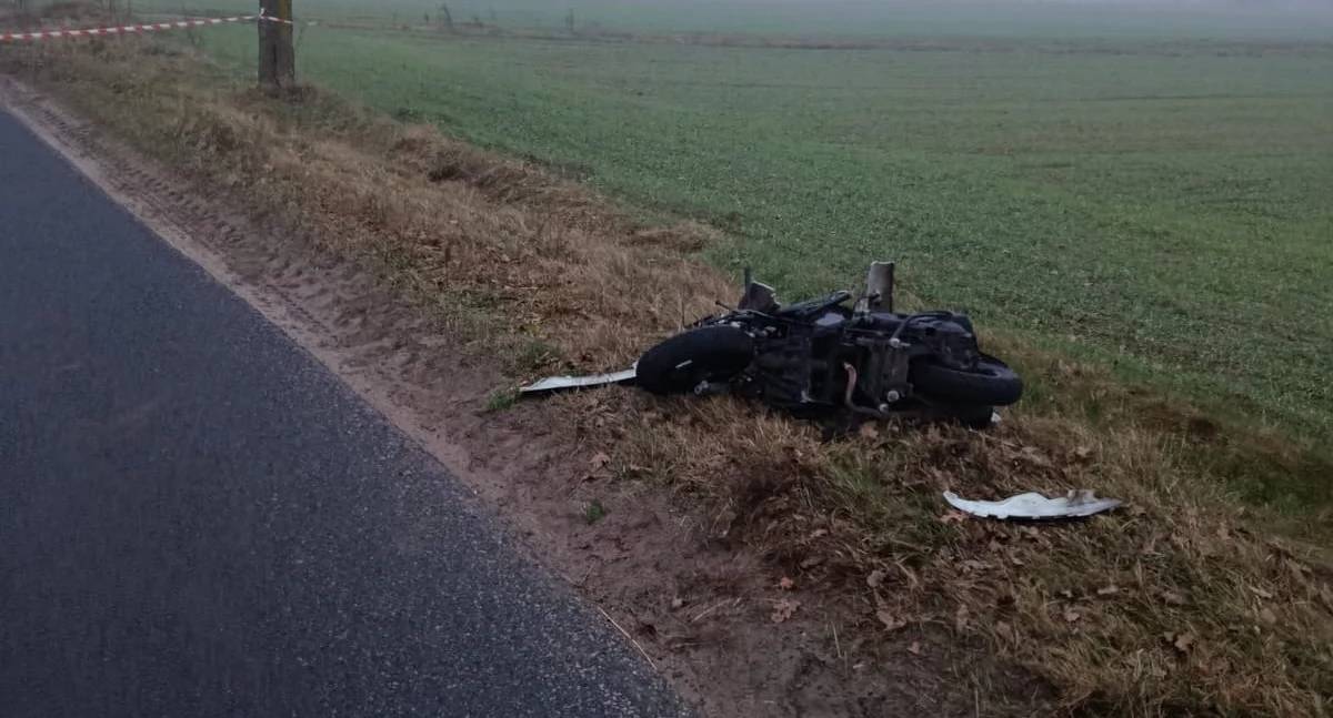 Tragiczny wypadek w regionie. Czołowe zderzenie auta z motorowerem. Kobieta nie żyje