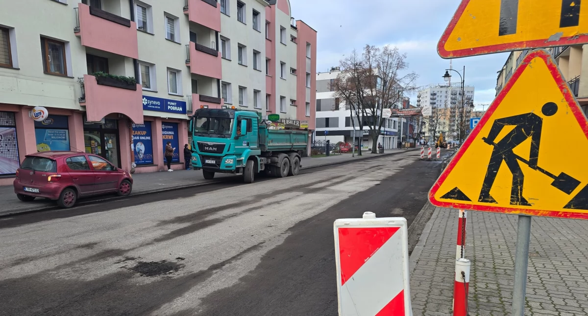 Trwa remont ulicy Warszawskiej we Włocławku. Jak długo potrwają utrudnienia