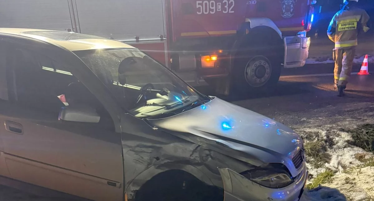 Osobówka zderzyła się z ciężarówką na DK 62. 19-latka nie ustąpiła pierwszeństwa