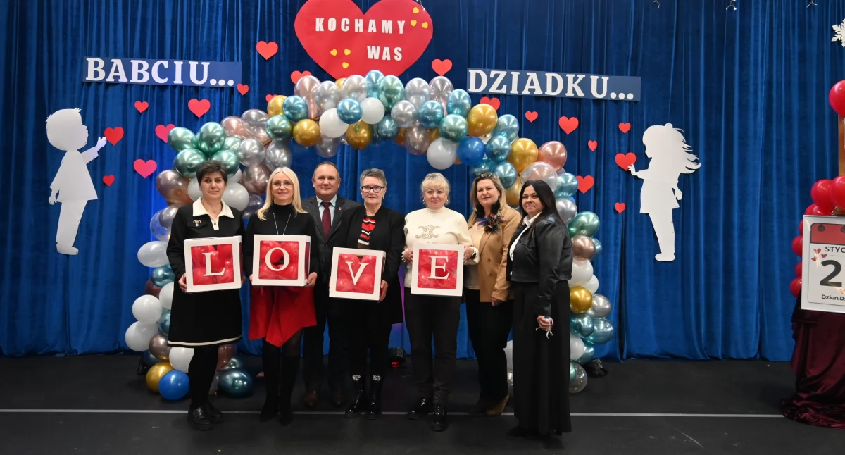 Dzień Babci i Dziadka w Smólniku – święto przygotowane z sercem przez najmłodszych
