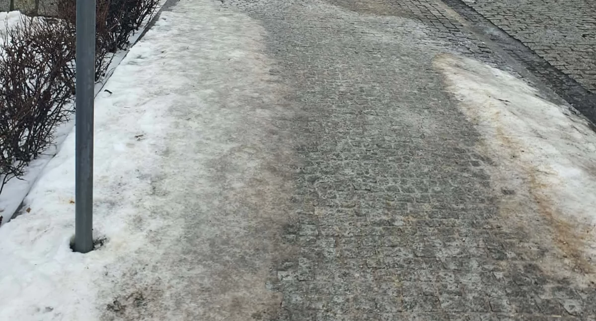 Lawina urazów na SOR we Włocławku. Szpital potwierdza wzrost zgłoszeń po gołoledzi