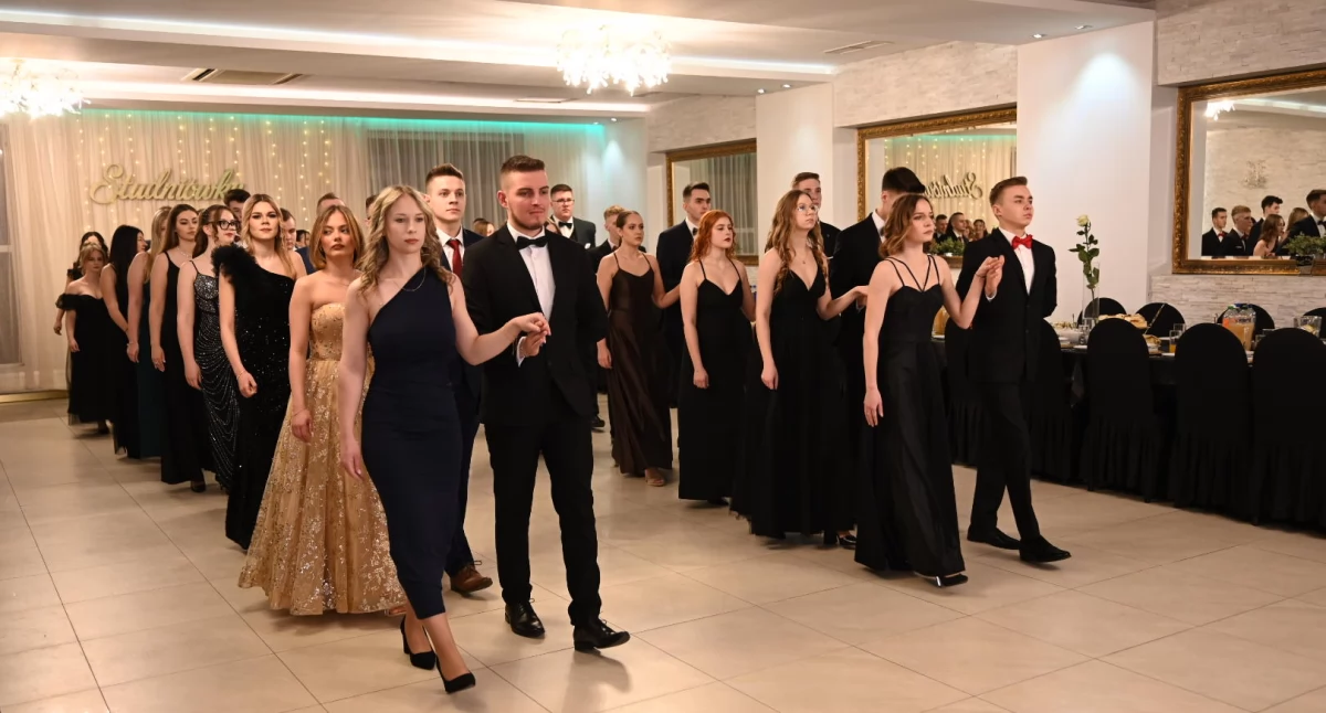 Studniówka ZSCKR w Starym Brześciu w Tawernie w Brześciu Kujawskim cz. 1