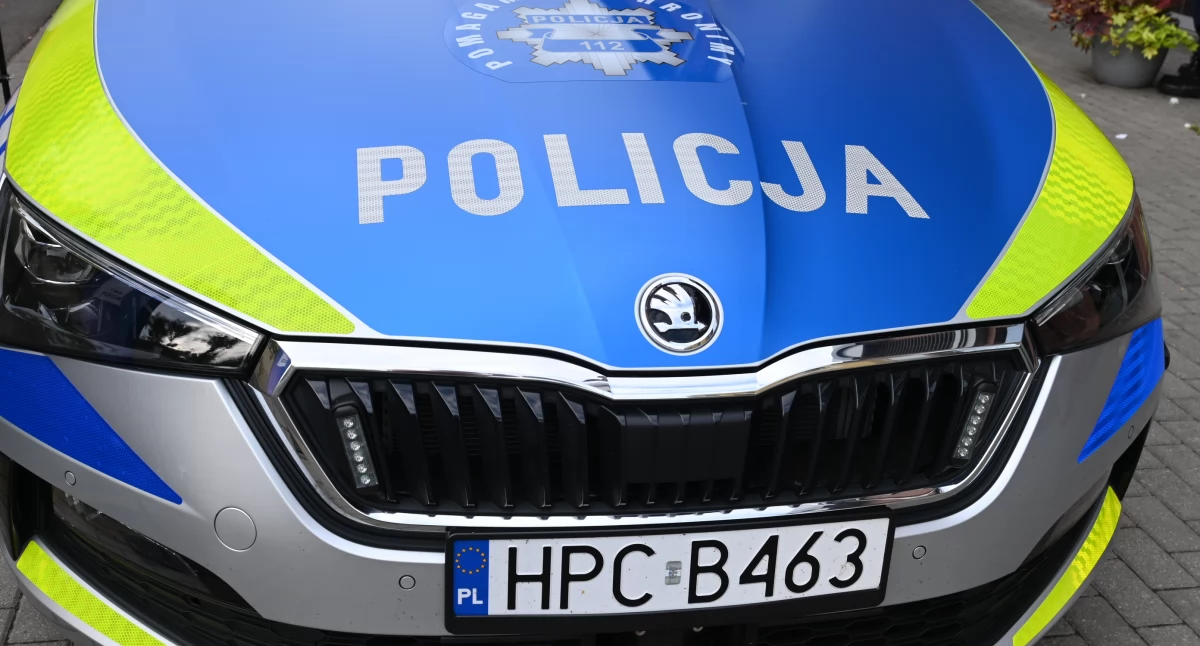 Dachowanie na A1 pod Włocławkiem. Wypadek z udziałem osobówki i ciężarówki