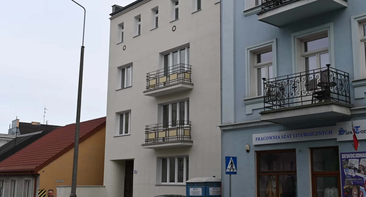 O te mieszkania przy Brzeskiej 15 we Włocławku walczyło 69 osób. Zobacz, jak wyglądają mieszkania w środku