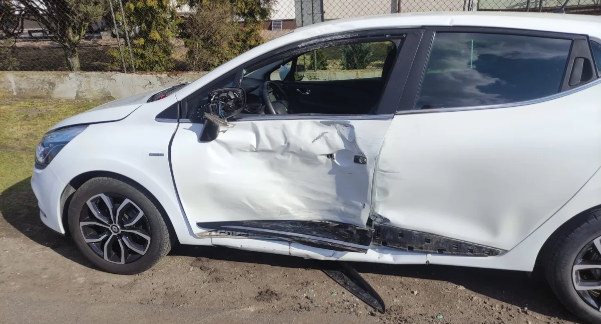 Zderzenie osobówki z ciężarówką w regionie