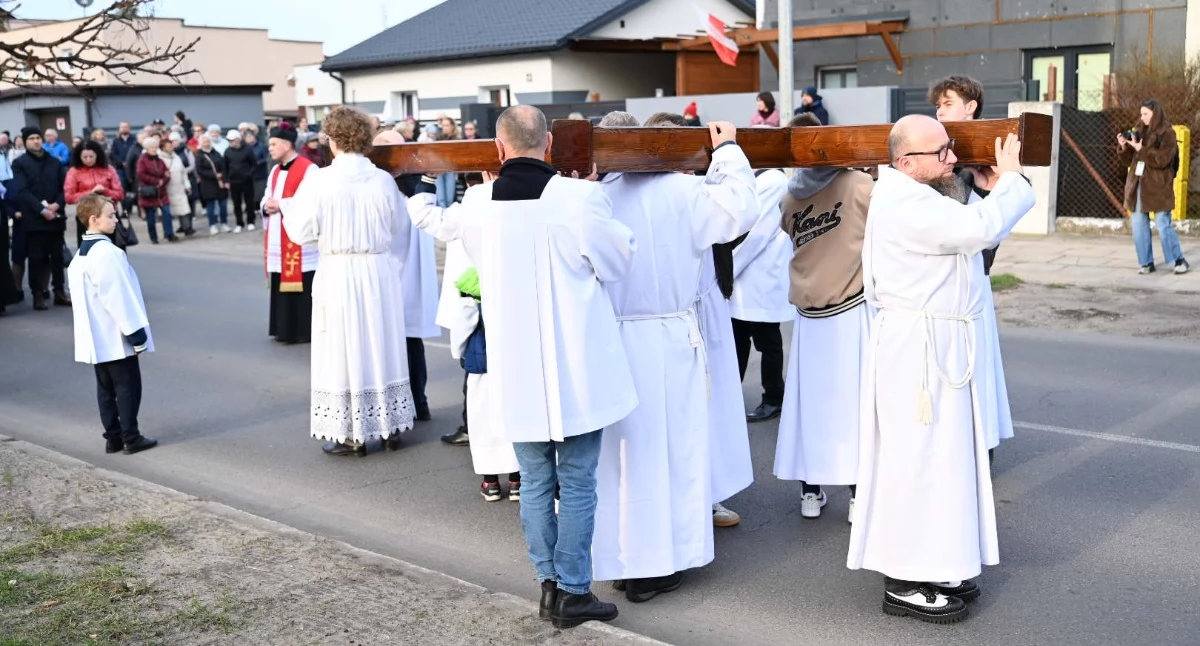 Droga Krzyżowa Włocławek 2026: wierni przeszli trasą na Południu