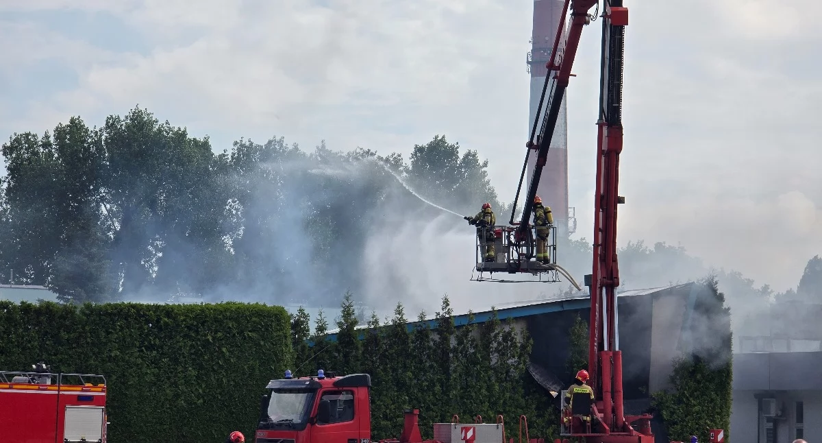 Pożar hali przy Barskiej we Włocławku zakończony. Jaka jakość powietrza?