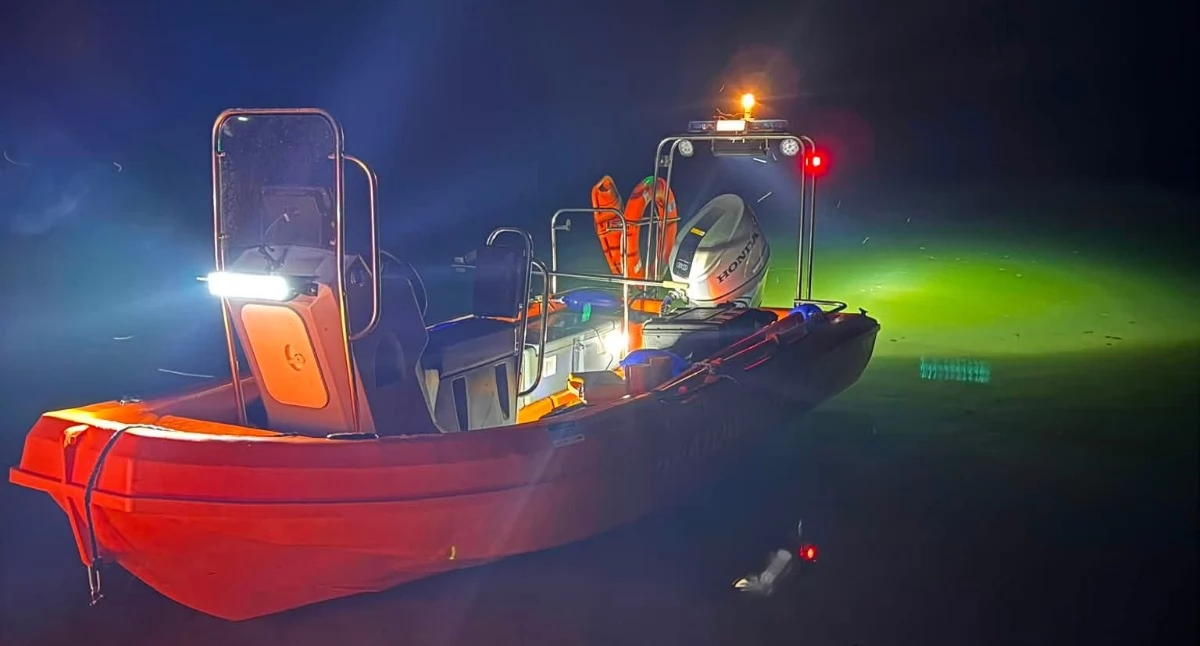 Tragedia na Jeziorze Dzikowo pod Toruniem. Nurek PSP Włocławek wydobył z wody ciało mężczyzny