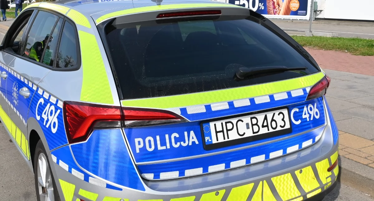 Zaczepił 75-latkę pod blokiem we Włocławku. Wszedł zakręcić wodę, a wyszedł z jej biżuterią