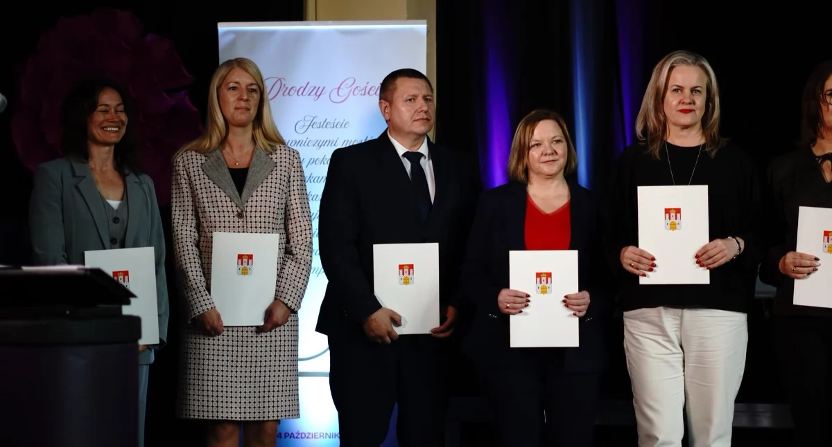 Dzień Edukacji Narodowej w Zespole Szkół nr 3 we Włocławku. 159 osób wyróżnionych. Zdjęcia