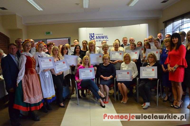 Certyfikaty dla beneficjentów konkursu grantowego we Włocławku 