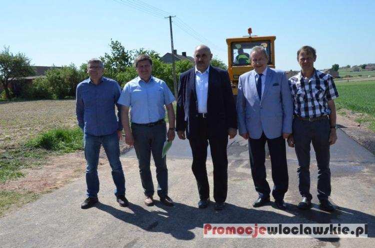Trwa przebudowa drogi powiatowej Kowal - Dobrzelewice - Baruchowo [ZDJĘCIA]