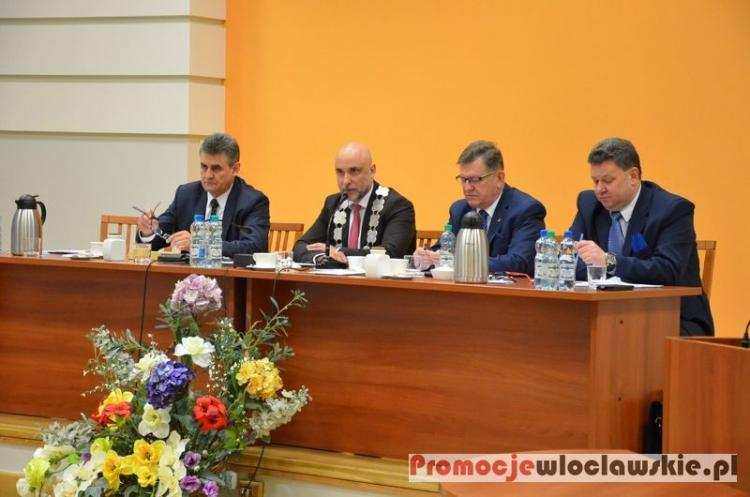 Iskrzy we włocławskim samorządzie. Co z mieszkaniami dla włocławian?