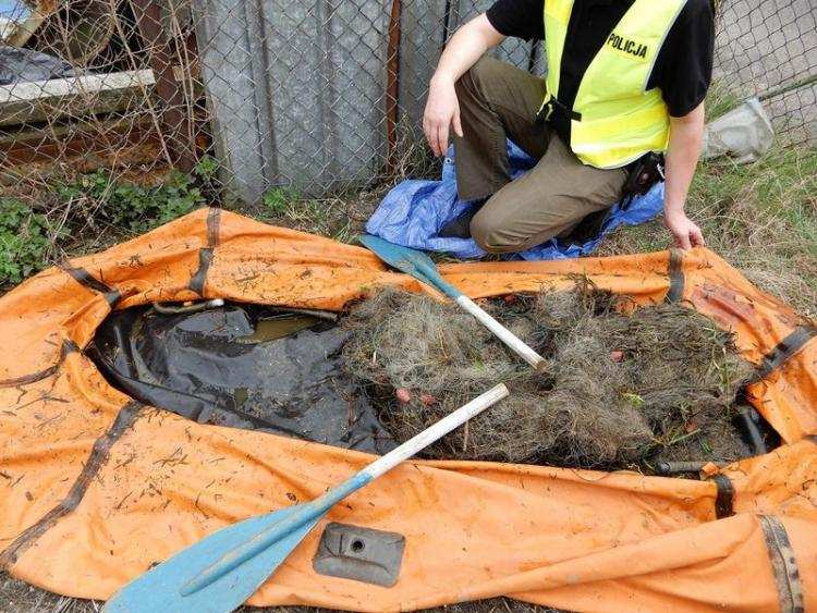 Dwóch mężczyzn i kobieta zatrzymani. 35-latka stała na czatach