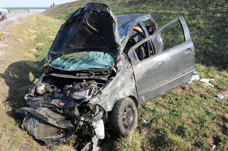 Samochód dachował na A1 [FOTO]