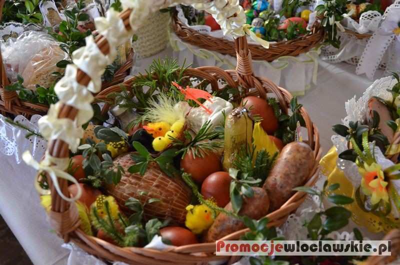 Adoracja przy Grobie Pańskim i Święcenie pokarmów w parafii  Smólnik