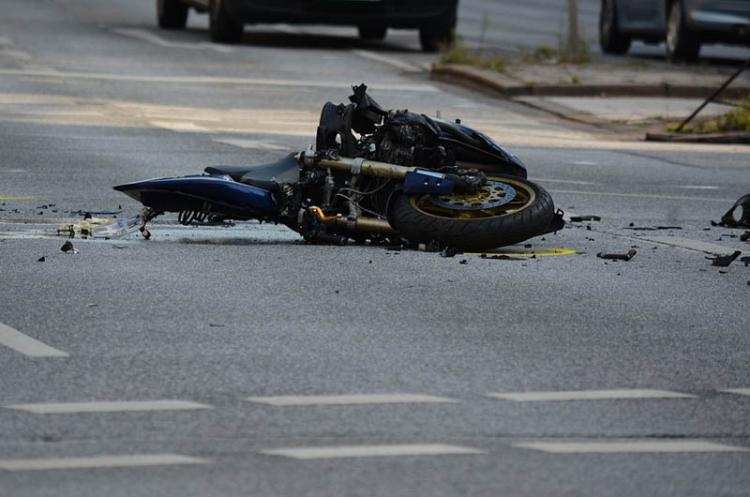 Tragiczny wypadek motocyklisty w powiecie włocławskim. Ciało leżało 100 m od motocykla