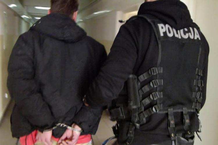 Kilkusetmetrowy sprint z łupem. 24-latek był nim tak zmęczony ...