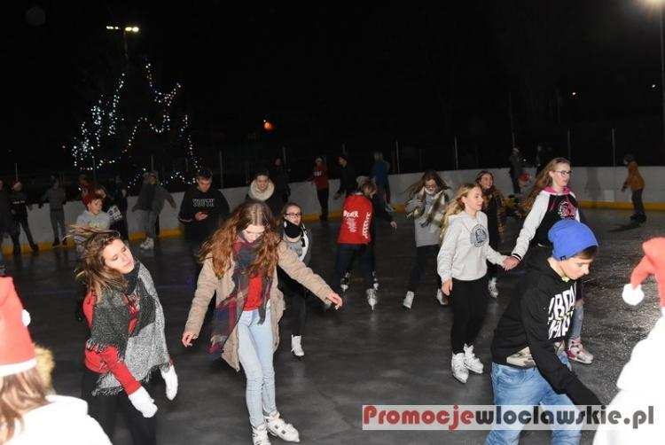Włocławski OSiR chwali się sprzedażą biletów na lodowiskach