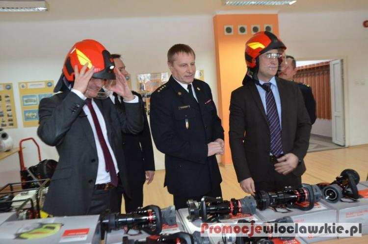 Włocławscy strażacy dostali nowy sprzęt [ZDJĘCIA]
