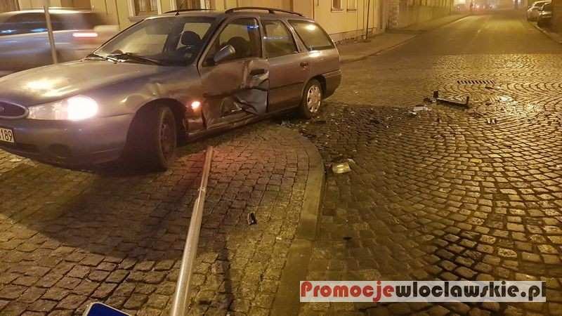 Wypadek na skrzyżowaniu Łęgskiej i Związków Zawodowych we Włocławku