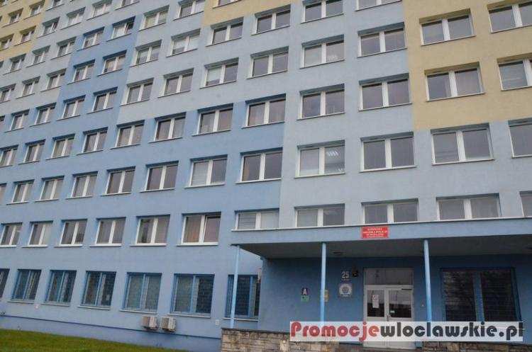 Potrącił kobietę we Włocławku. Szuka go policja