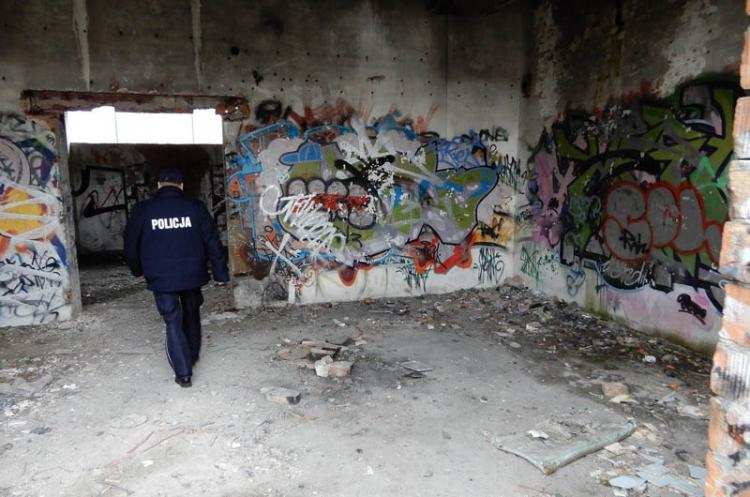 Policja prowadzi akcję we Włocławku. Zbliża się zima więc mundurowi sprawdzają ...