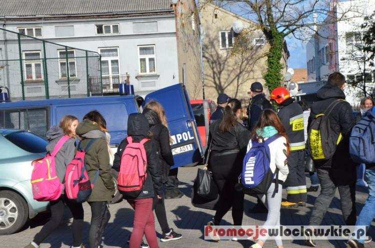 We Włocławku ewakuowano 145 dzieci i 25 dorosłych [ZDJĘCIA]