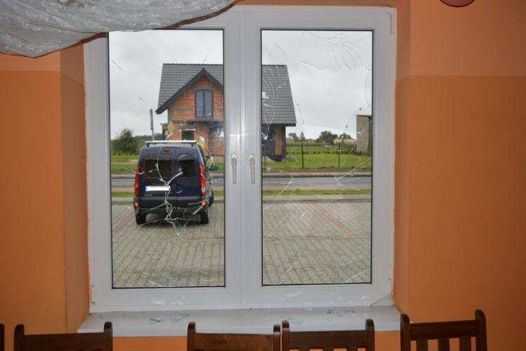 Aby wyrównać rachunki, zdemolowali remizę 