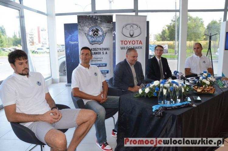 Koszykarze ANWILU będą jeździć TOYOTAMI