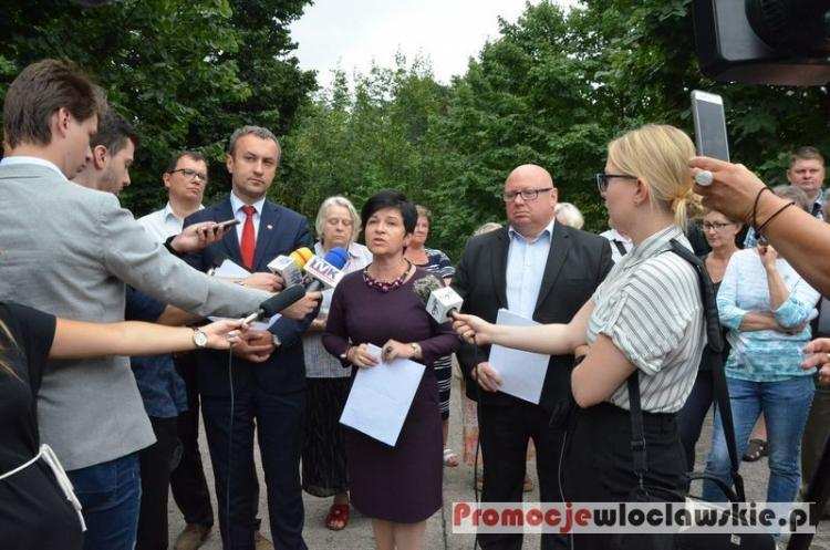 Mieszkańcy Krzywych Błot we Włocławku nie chcą tej drogi. Zobacz zdjęcia z protestu