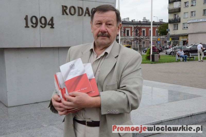 Włocławskie SLD kontynuuje  akcję rozdawania Konstytucji