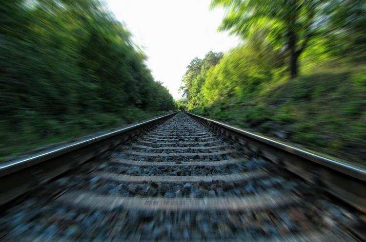 Tragedia na torach. Mężczyzna wszedł na tory wprost pod pociąg towarowy