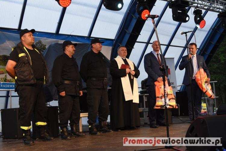 Pogoda płatała figle. Tłumy ściągnęły do Lubienia na Krzysztofa Krawczyka i Defis [VIDEO, FOTO]