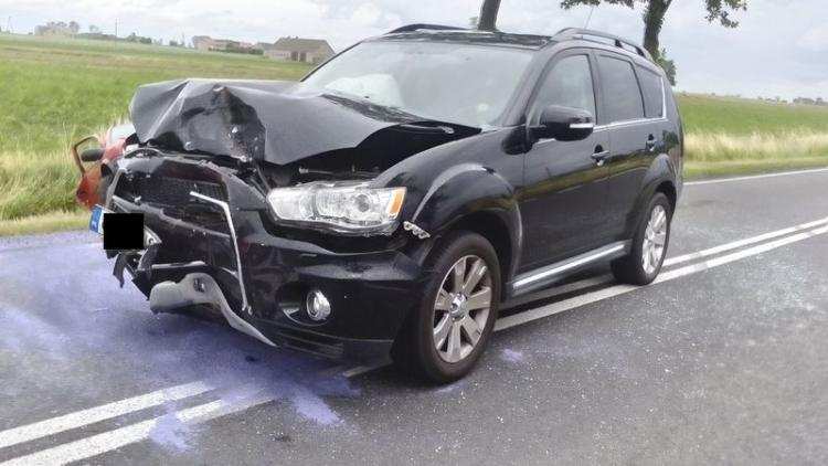 Wypadek w regionie na DK 62. Corsa zjechała na przeciwny pas jezdni i … [ZDJĘCIA]