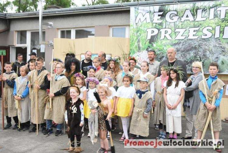 „Kujawskie piramidy” w Sarnowie w Gminie Lubraniec. Piknik Megalityczne przesilenie za nami [ZDJĘCIA