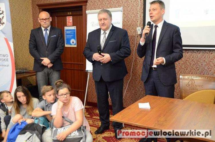 Spotkali się w Wieńcu Zdroju. Powód: Brakuje rodzin zastępczych w regionie 