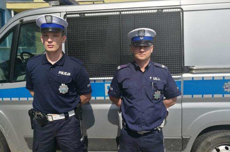 Policjanci uratowali 23-latkę. Kobieta już nie oddychała