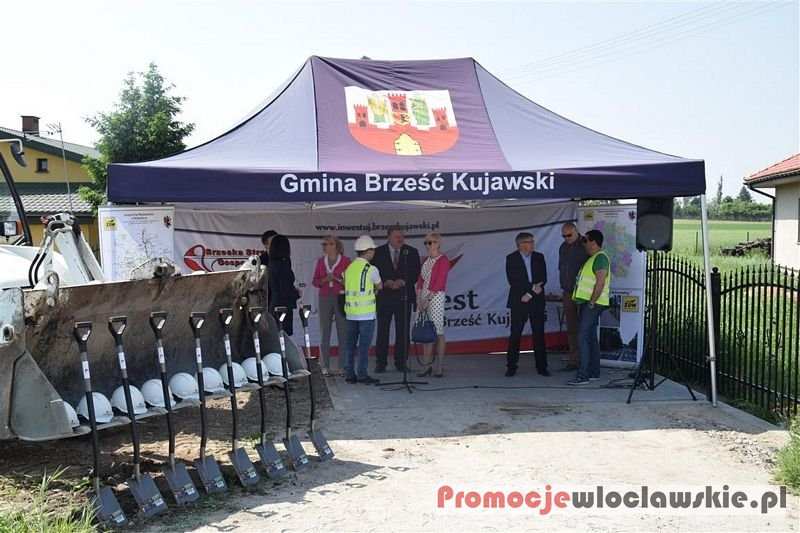 Uroczystość wbicia pierwszej łopaty na budowie drogi wojewódzkiej  z Brześcia Kujawskiego do Kowala