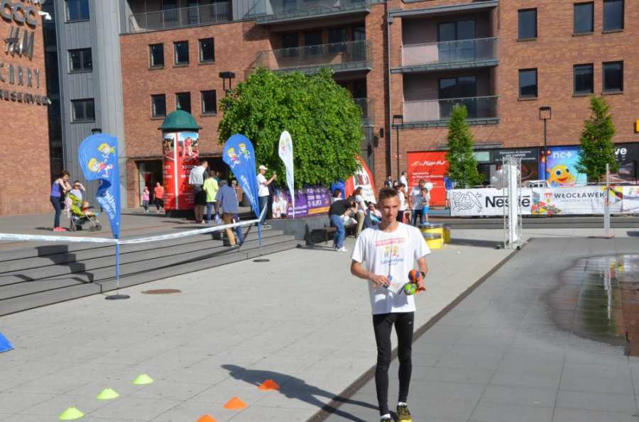  Miasteczko Lekkoatletyczne  przed Wzorcownią