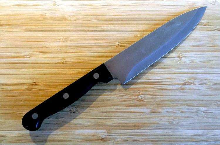 Kruszyn: Znęcał się nad rodzicami i konkubiną. Przystawił nóż do szyi ...