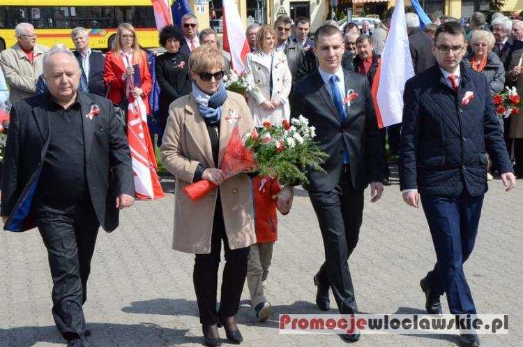 Pochód pierwszomajowy przeszedł ulicami Włocławka [ZDJĘCIA]
