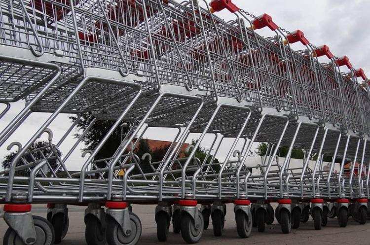 Co z zakupami 2 maja? Pracownicy sieci handlowych planują strajk włoski